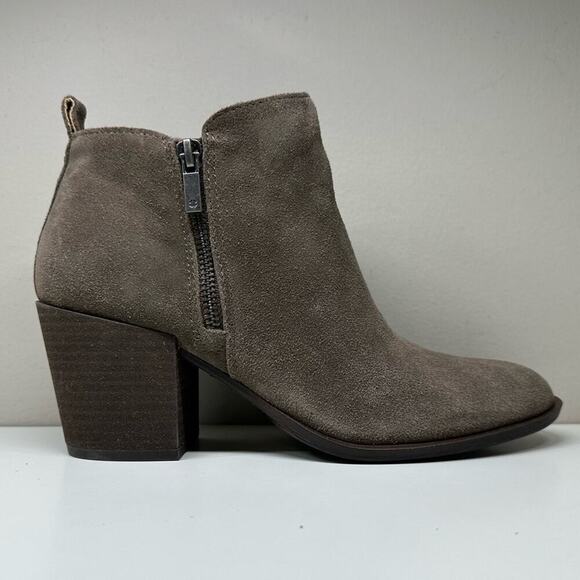 NWOB | Lucky Brand | Basel Suede Flat Bootie | Light Brown | Size 8.5 - Picture 5 of 16